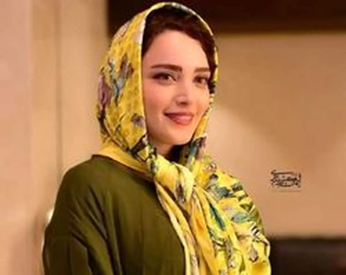 «بهنوش طباطبایی» درحال شانه کردن موهایش+عکس