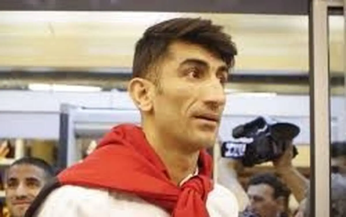 لحظه خداحافظی بیرانوند از همراهانش و ترک ایران+فیلم