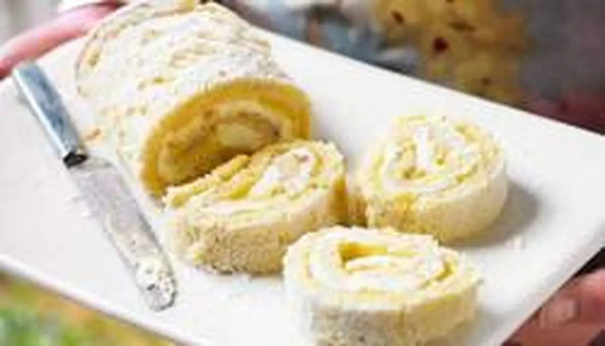 طرز تهیه رولت خامه‌ای خوشمزه