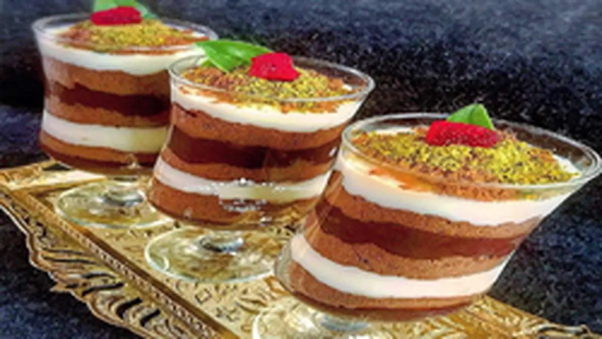 طرز تهیه محلبی دورنگ لیوانی