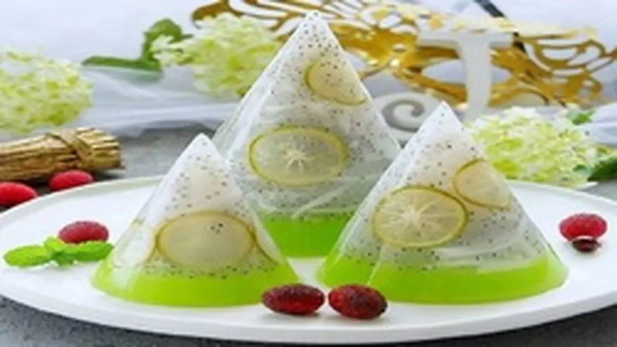 طرز تهیه ژله آلوئه ورا و تخم شربتی