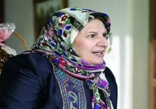 عکس های خانم  بازیگر پیشکسوت با لباس جنوبی