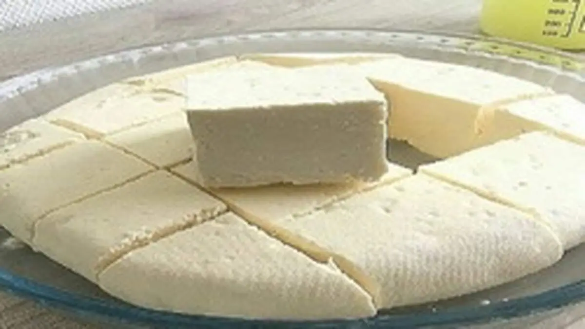 طرز تهیه پنیر خانگی با ماست