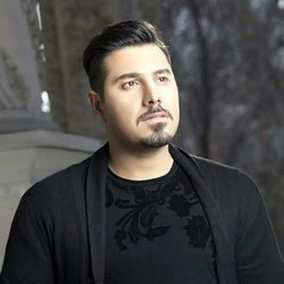 چهره کرونایی احسان خواجه امیری از پشت پنجره + بیوگرافی وعکس