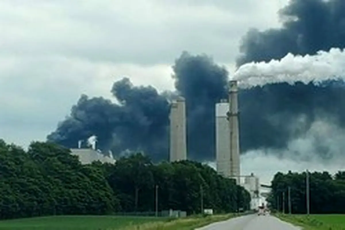 انفجار و آتش‌سوزی در یک نیروگاه برق در ایالت ایندیانا