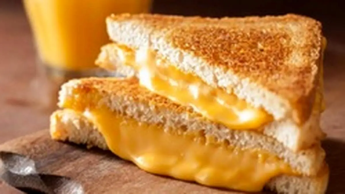 ساندویچ پنیر گریل شده، صبحانه خوشمزه برای کودکان