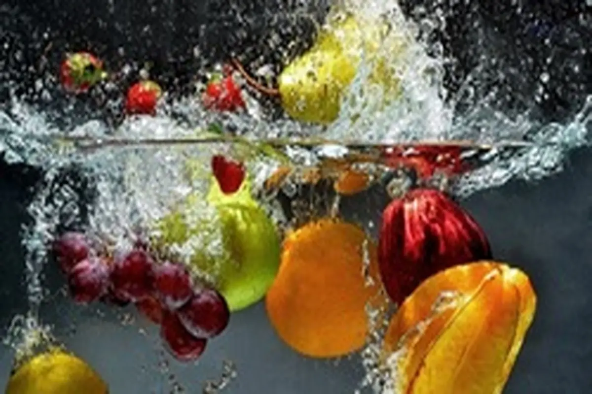 ترفند ساده و فوری برای شستن میوه ها