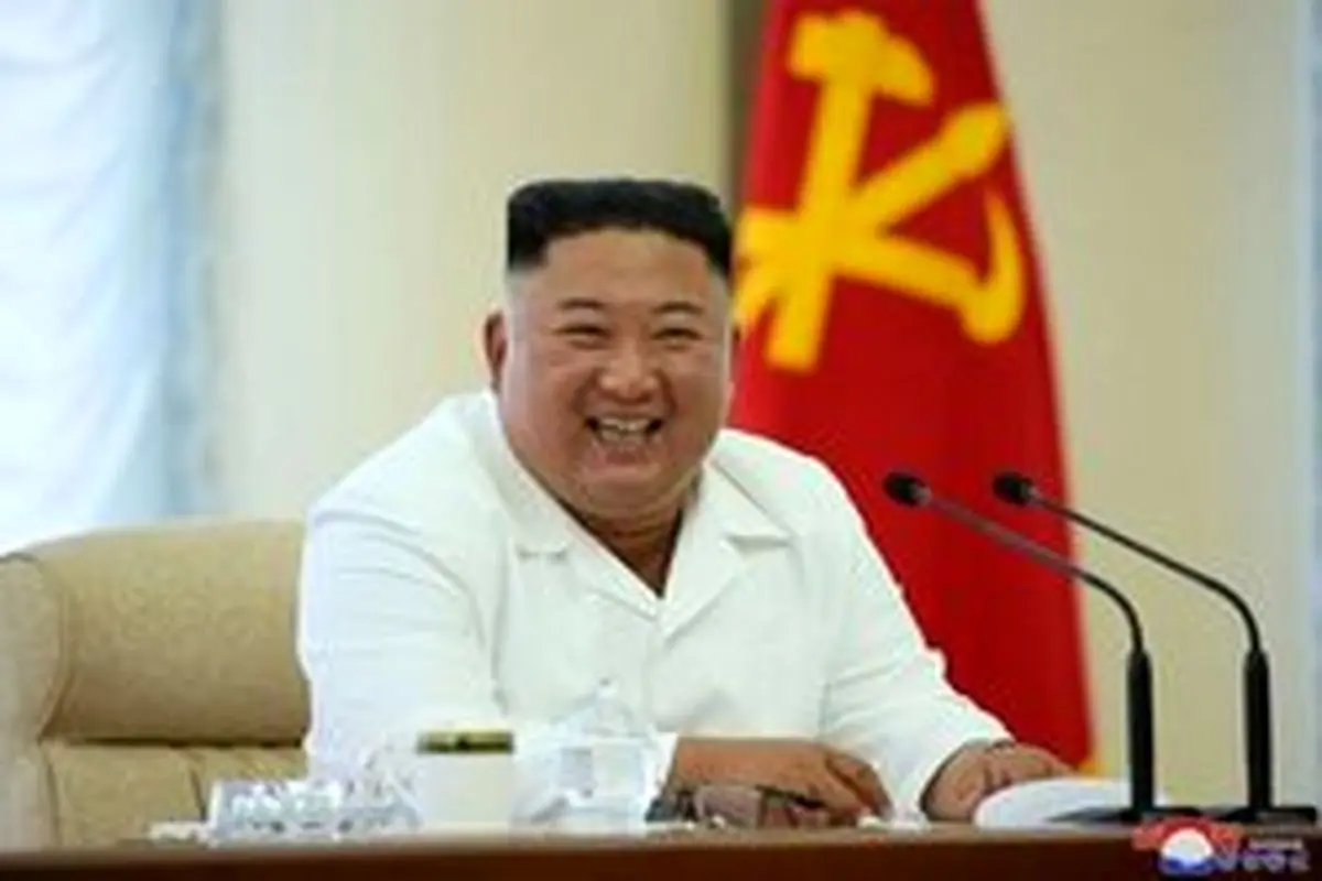 رهبر کره شمالی در انظار ظاهر شد + عکس
