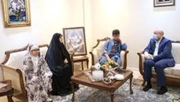 قالیباف با حضور در منزل شهید مهدی وریجی، با خانواده وی دیدار کرد