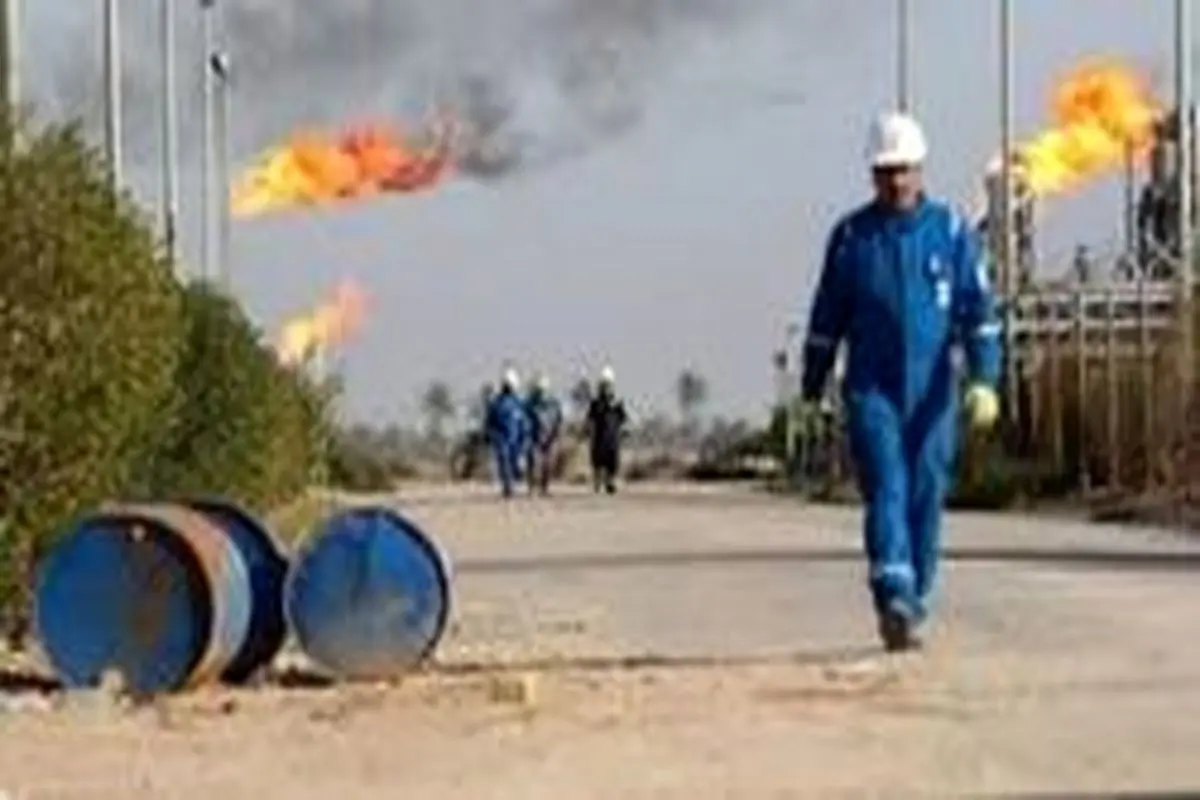 مسؤول یمنی: ائتلاف سعودی بیش از ۱۲۰ میلیون بشکه نفت ما را غارت کرد