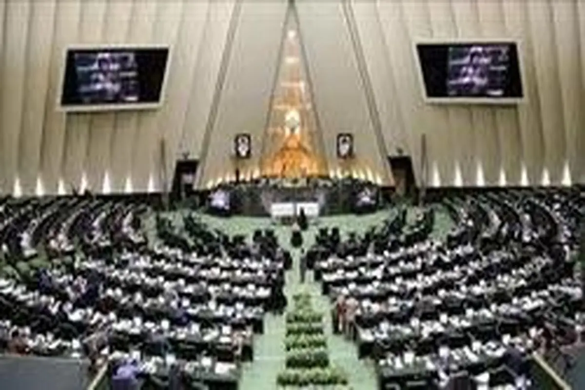 نماینده مجلس: "روحانی" گزارشی از هزینه کرد یک میلیارد یورو برای مقابله با کرونا به مجلس ارائه کند