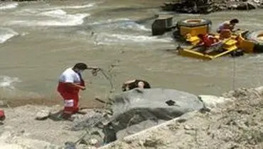 مفقود شدن راننده لودر پس از سقوط در رودخانه چالوس