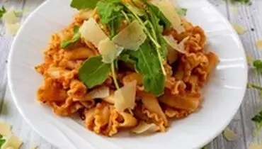 طرز تهیه پاستا سبزیجات با فیلینگ گوجه فرنگی
