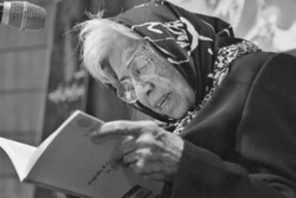 بدرالزمان قریب از دنیا رفت