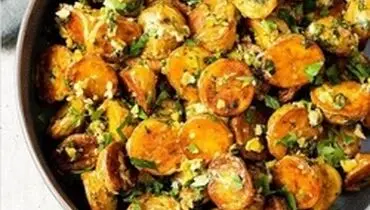 طرز تهیه سیب زمینی تنوری با طعم سیر و لیمو