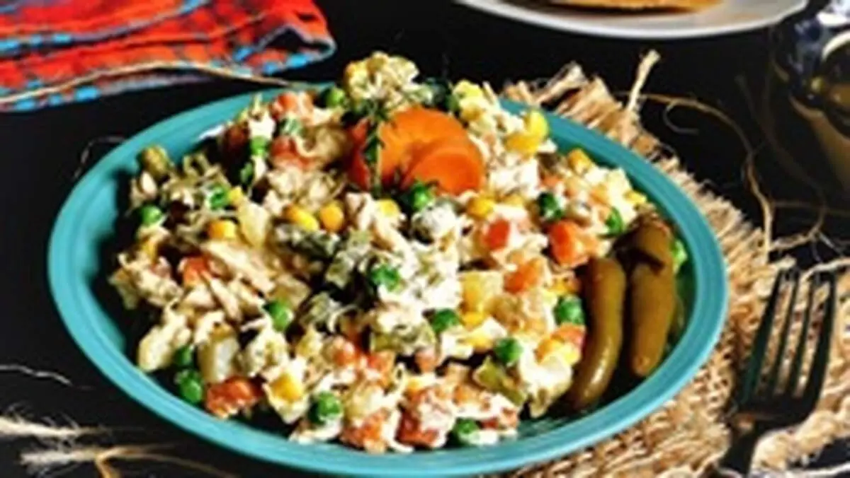 طرز تهیه سالاد مرغ و سیب زمینی خوش طعم