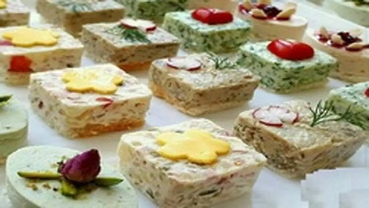 طرز تهیه راتا مرغ و گردو