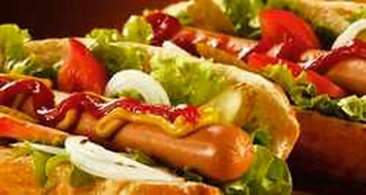 طرز تهیه ساندویچ هات داگ خانگی