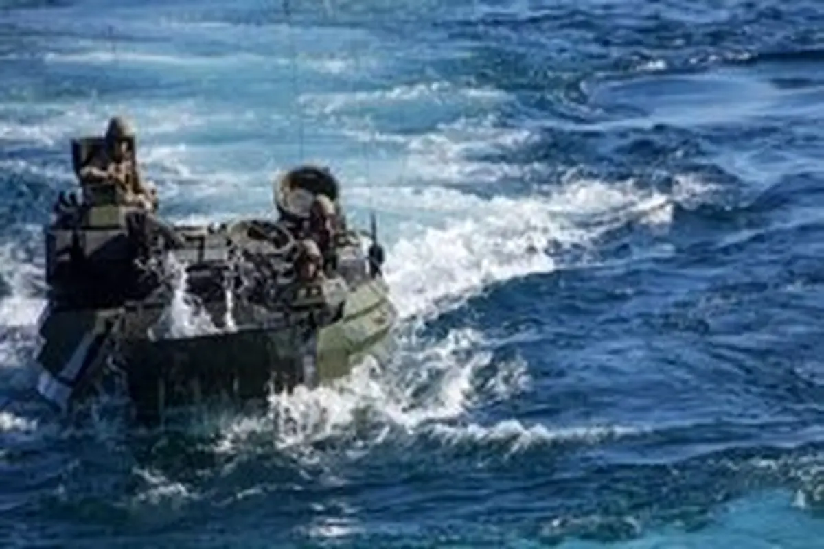 حادثه در رزمایش نیروی دریایی آمریکا/ یک تفنگدار دریایی آمریکا کشته، ۸ نظامی مفقود شدند