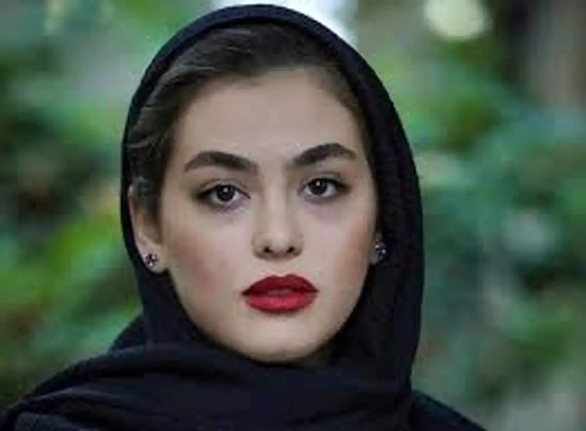 جلب توجه ریحانه پارسا اینبار با گریه حزن انگیز! + فیلم