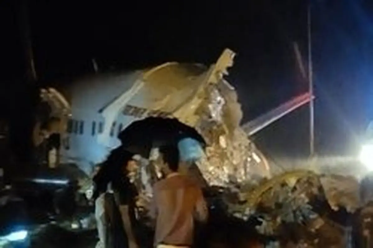 یک فروند هواپیمای مسافربری هند سقوط کرد + فیلم