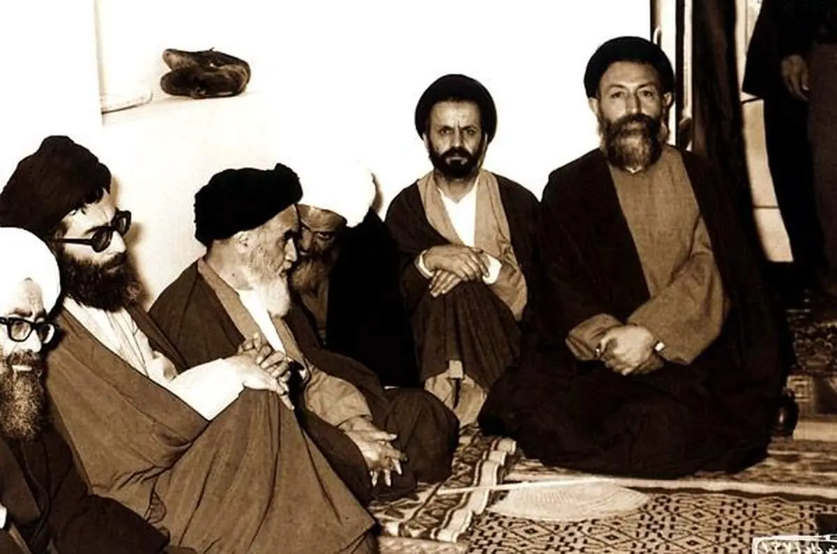 عکس کمتر دیده شده از آیت الله خامنه ای و شهید بهشتی در کنار امام