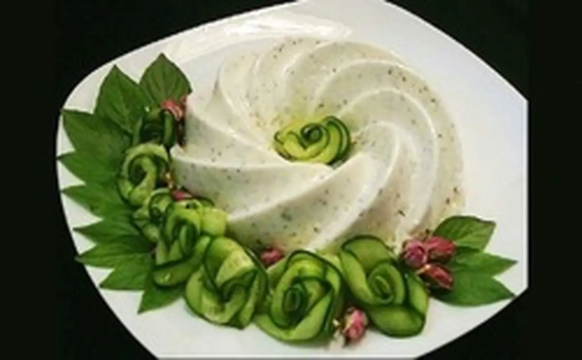 طرز تهیه ماست و خیار قالبی