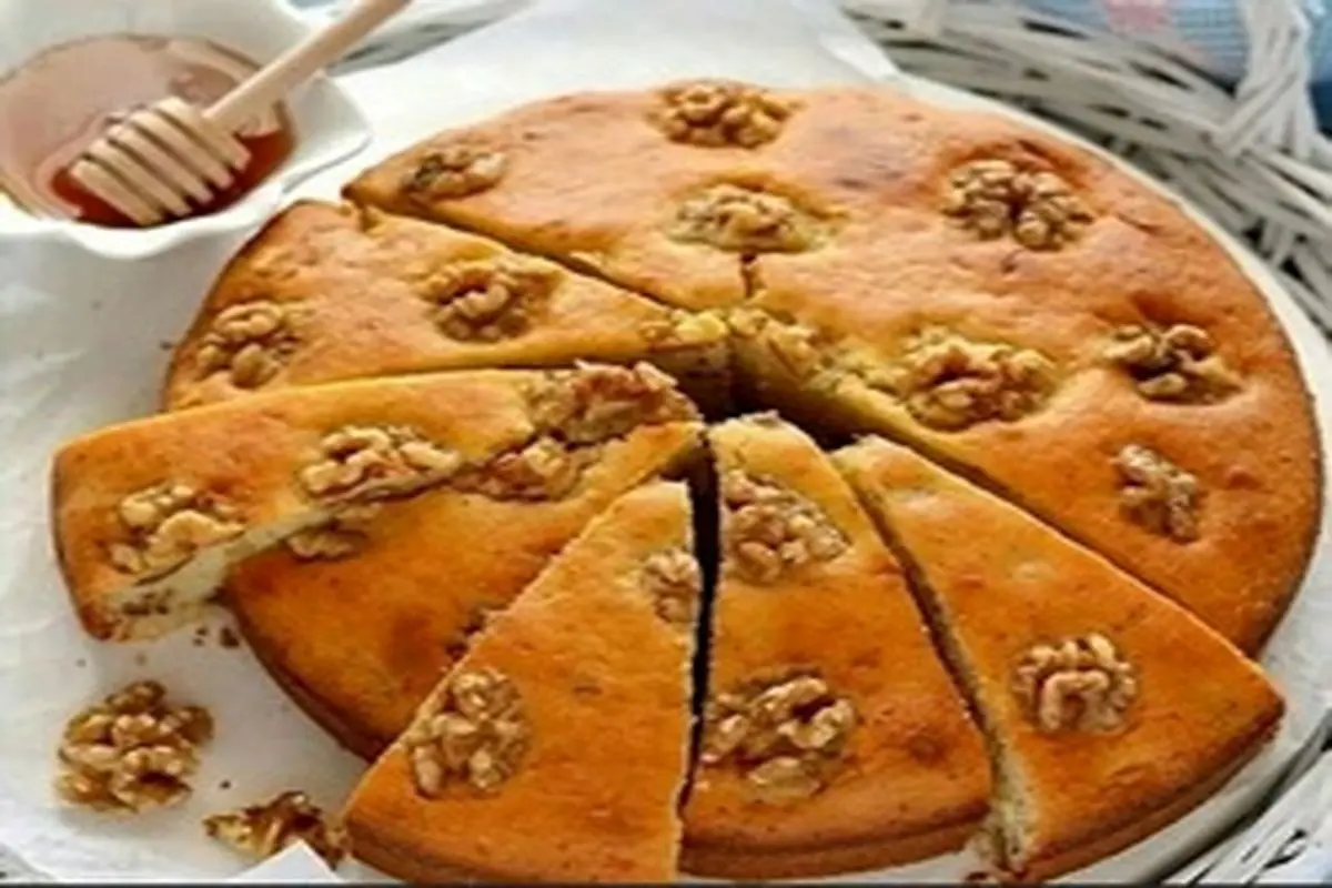طرز تهیه کیک عسل و گردوی یونانی