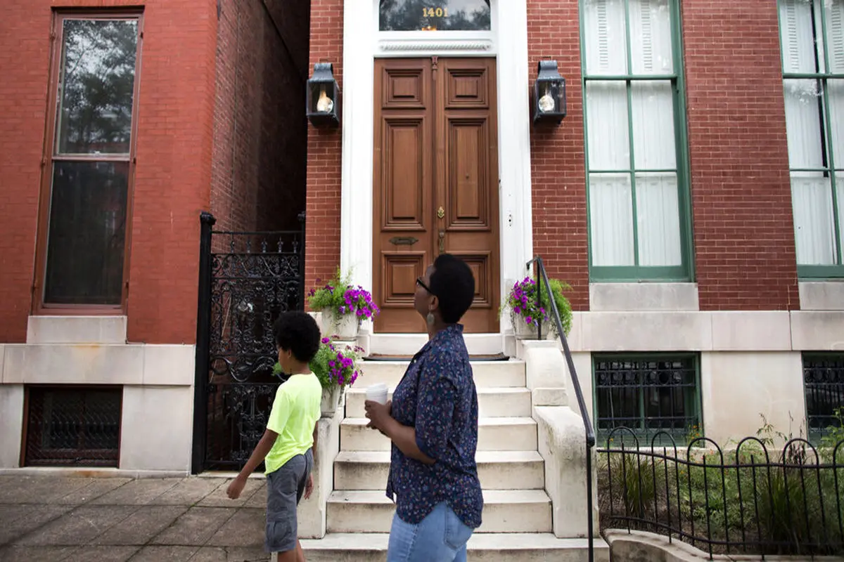 قوانین عجیب در آمریکا برای جلوگیری از خانه‌دار شدن سیاه‌پوستان! + فیلم