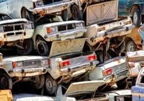 اسقاط روزانه ۸۸۰ خودرو در کشور