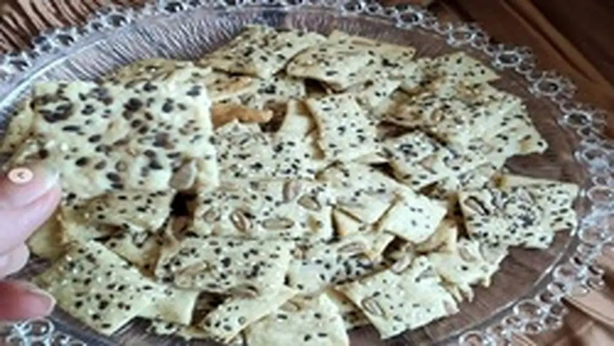 طرز تهیه کراکر نمکی خوشمزه