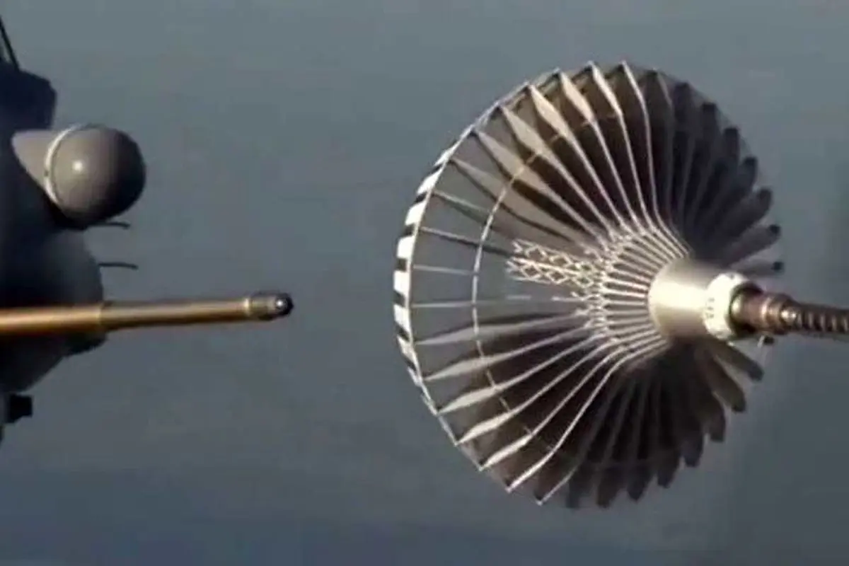 سوختگیری هوایی V۲۲ از نمایی نزدیک + فیلم