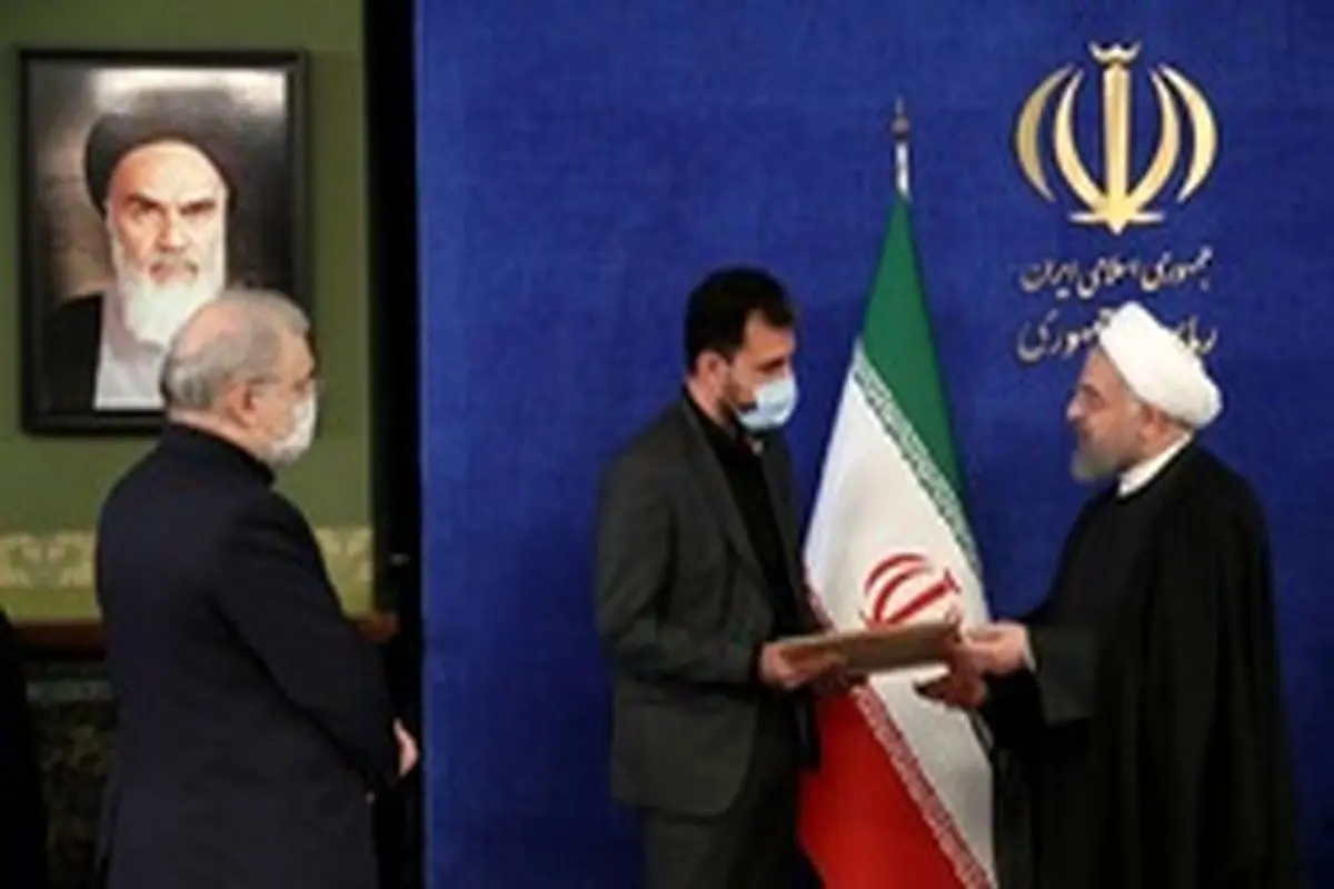 تقدیر روحانی از خانواده‌های سه شهید حوزه سلامت کشور + عکس