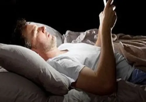 اگر قبل از خواب سیب بخوریم چه اتفاقی برای بدن میفتد؟
