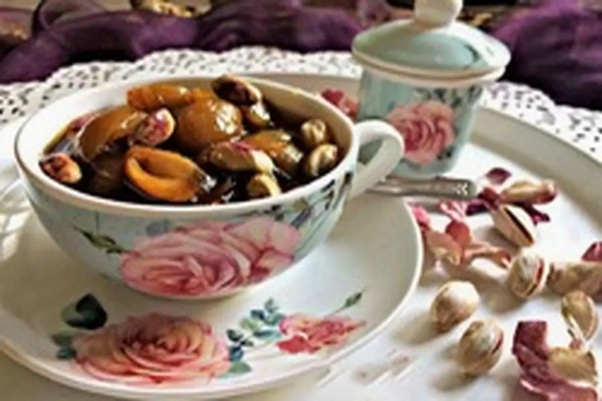 طرز تهیه مربای پوست پسته خام زعفرانی