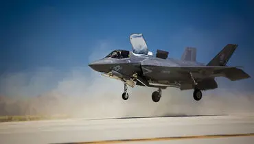 فرود عمودی F35 برروی عرشۀ ناو هواپیمابر+فیلم