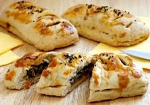 ناهارت با من: خمیر جادویی، طعم بی‌نظیر؛ پیتزا مرغ و پستو، تجربه‌ای متفاوت!