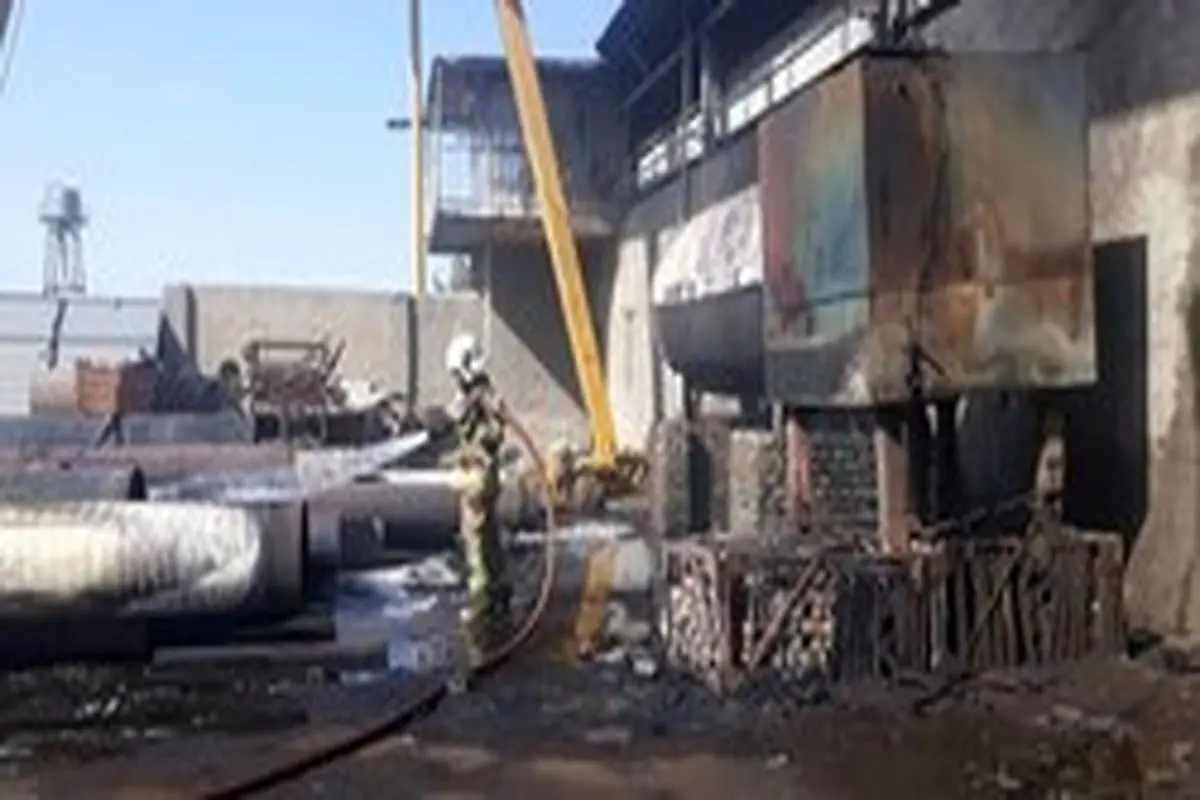 آتش‌سوزی ۲ مخزن گازوییل در جاده قدیم تهران قم