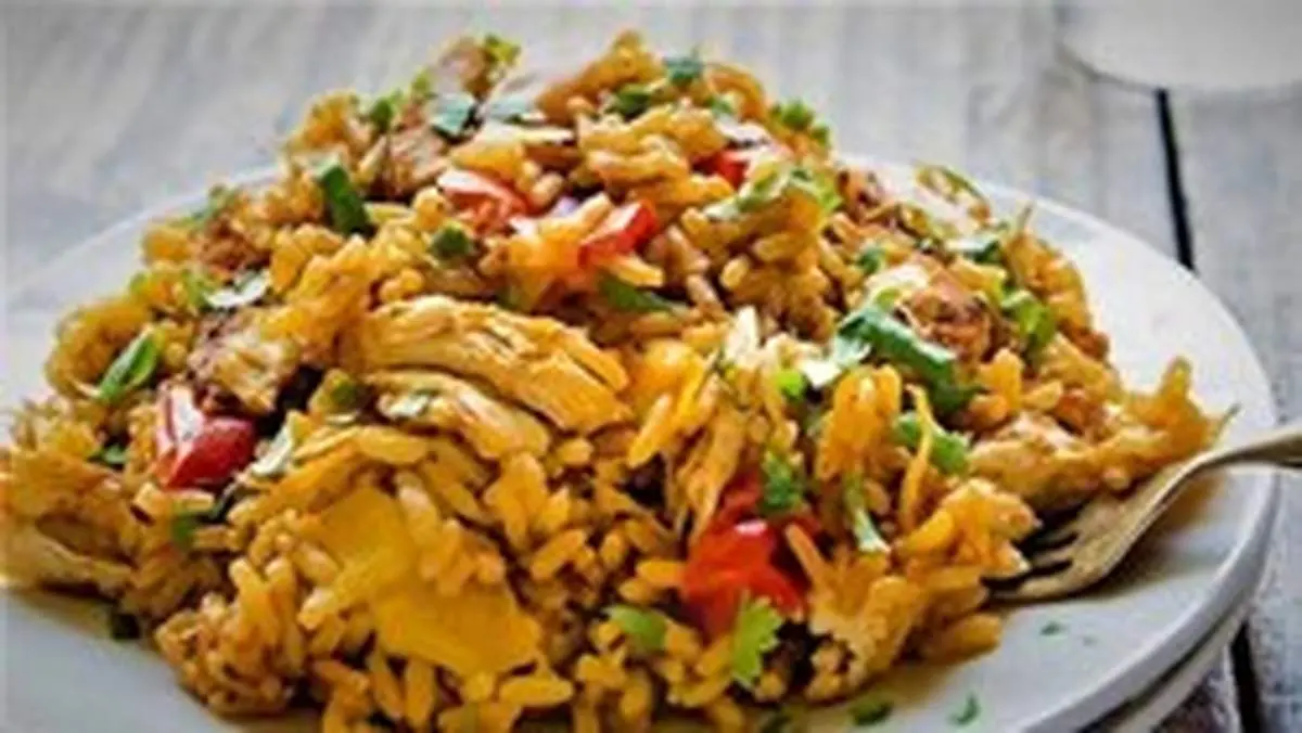 طرز تهیه فلفل پلو با مرغ، غذای لذیذ و متفاوت
