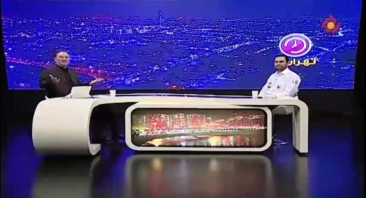 حرکت عجیب مجری در برنامه زنده + فیلم