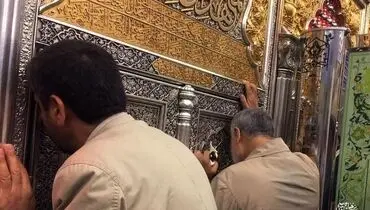 تصویری از شهید سلیمانی در حرم حضرت اباالفضل (ع)