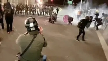 معترضان ساختمان پلیس در پورتلند را به آتش کشیدند