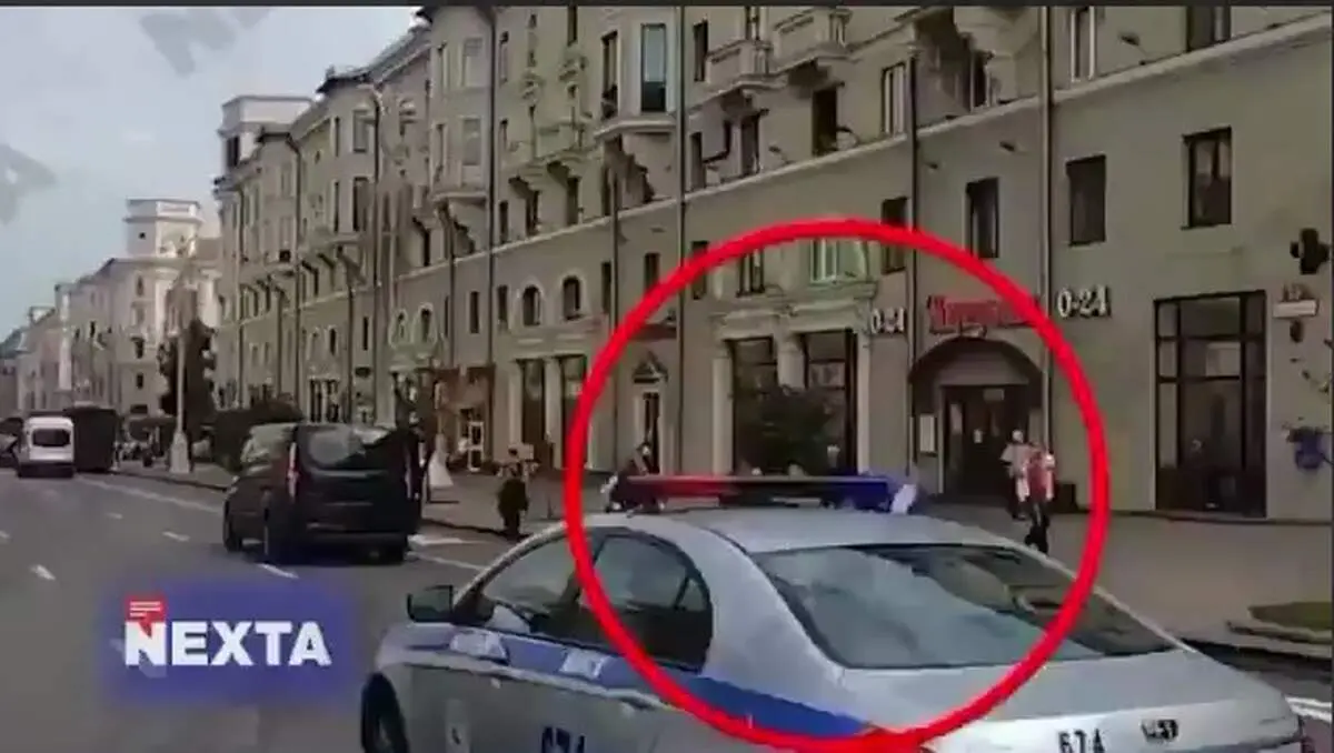 نجات یکی از معترضین بلاروس از دست نیروهای امنیتی لباس شخصی+ فیلم