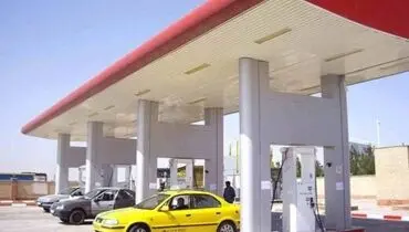لحظه انفجار پژو در هنگام سوخت گیری+فیلم