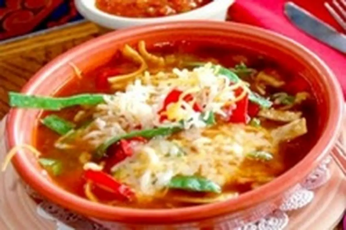 طرز تهیه سوپ تند مرغ به روش مکزیکی