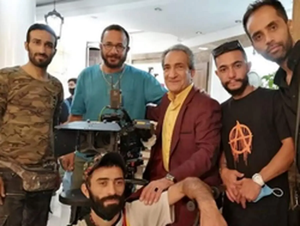 آرامش خشایار راد در کنار همکاران حرفه ای