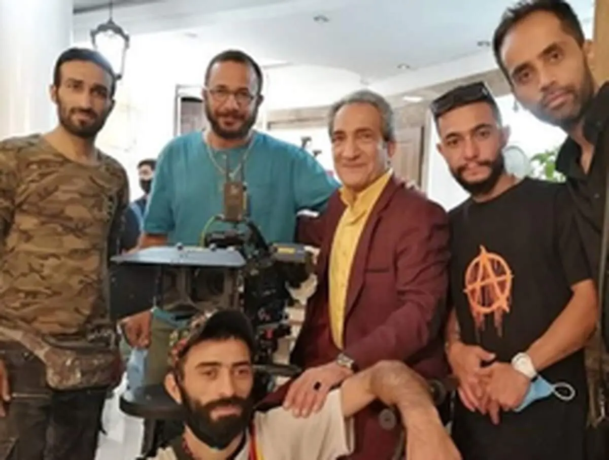 آرامش خشایار راد در کنار همکاران حرفه ای