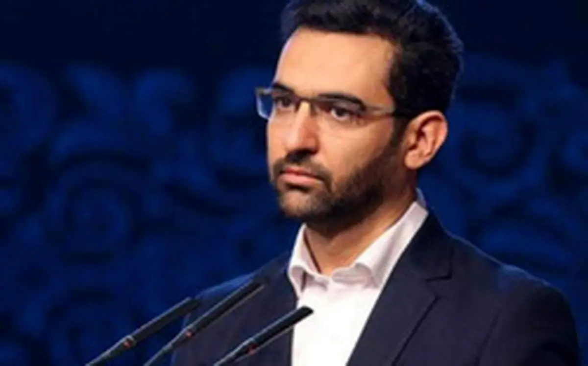 آذری جهرمی: تمدید اینترنت رایگان ۶۰۰ هزار معلم