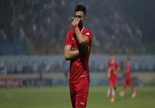 استقلال به دنبال خرید مدافع چپ پرسپولیسی 