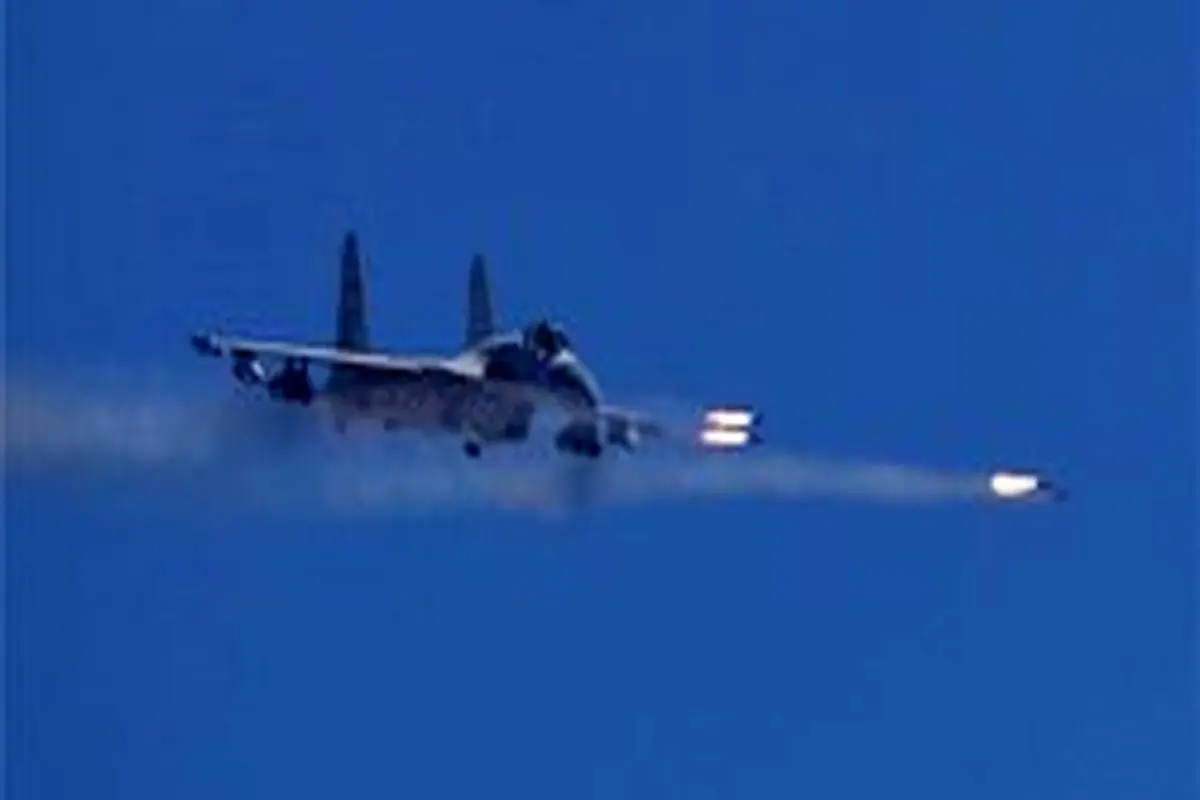 قدرت نمایی چین به آمریکا با پرواز جنگنده‌های «جی-۱۵» از ناو «لیائونینگ»